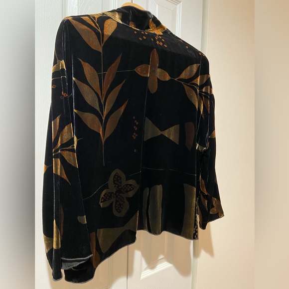 Soft Luxurious Lightweight Velvet Jacket by Louis Simon for La “Libellule” - Picture 6 of 8